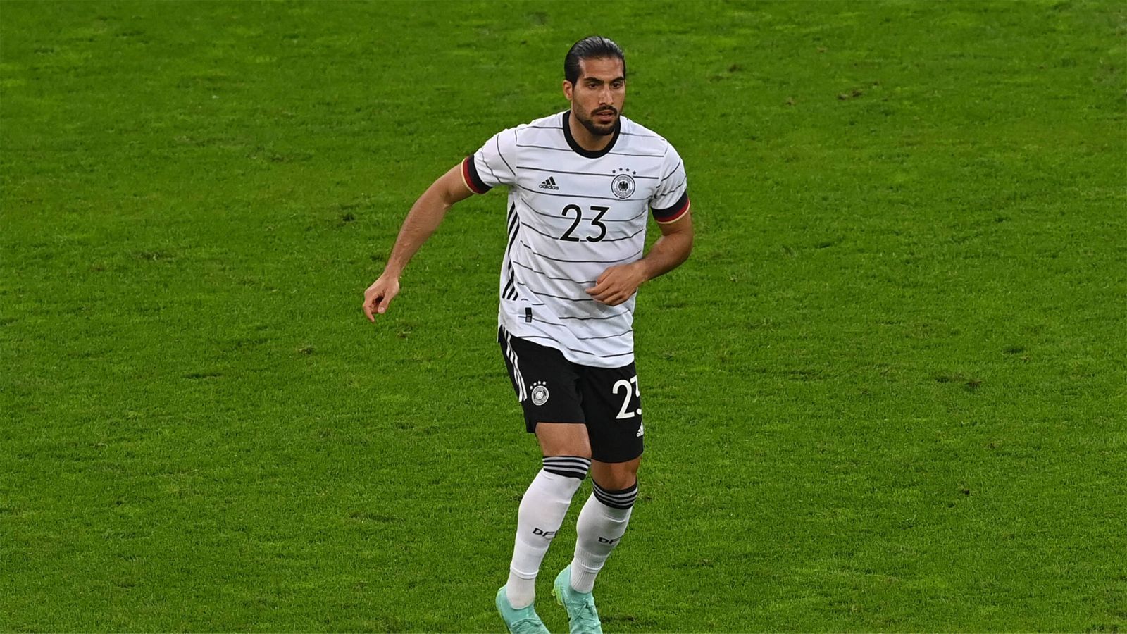 
                <strong>Emre Can</strong><br>
                Ersetzte den starken Gündogan nach einer Stunde. Mit schwachem Stellungsspiel vor dem 1:6, als er zu weit weg stand. Ansonsten aber präsent in den Zweikämpfen. Seine Pässe kamen aber nicht immer genau, verschleppte gelegentlich das Angriffsspiel. ran-Note: 4
              