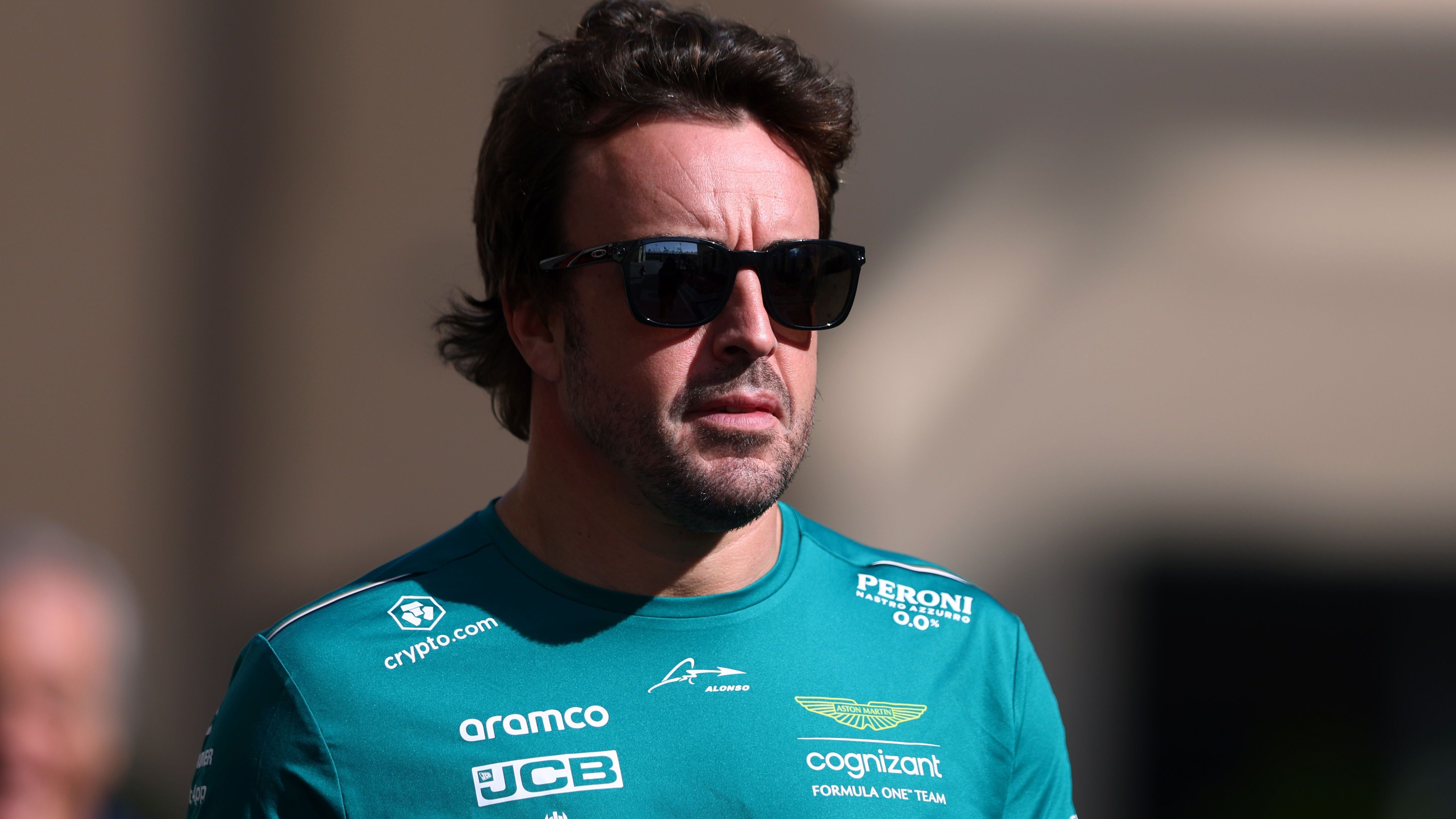 <strong>Fernando Alonso (derzeit Aston Martin)</strong><br>Es wäre die passende Antwort auf den Blockbuster-Wechsel von Hamilton: Alonso geht zu Mercedes! Der Spanier ist bereits 42 Jahre alt und damit noch einmal drei Jahre älter als der Brite, aber er hat bewiesen, dass er es nach wie vor drauf hat.