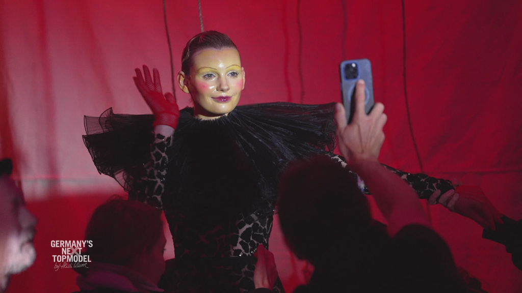 Wie süß! Darum rief Leni Klum ausgerechnet diese Kandidatin am GNTM-Set an!