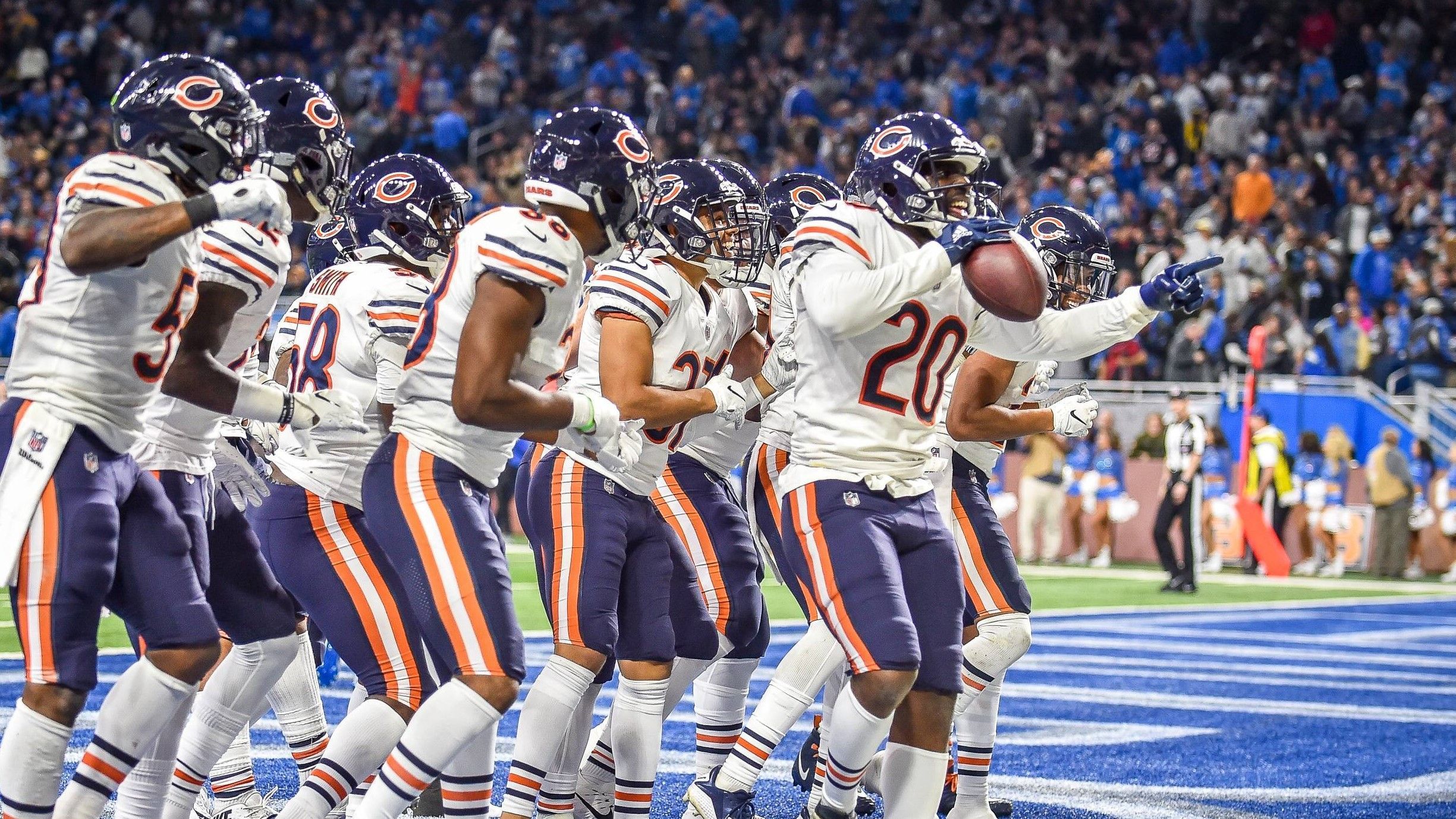 
                <strong>2018</strong><br>
                Ausgaben der gesamten Liga: 2.782.524.499 DollarSpendierfreudigste Franchise: Chicago Bears mit 233.565.000 Dollar
              