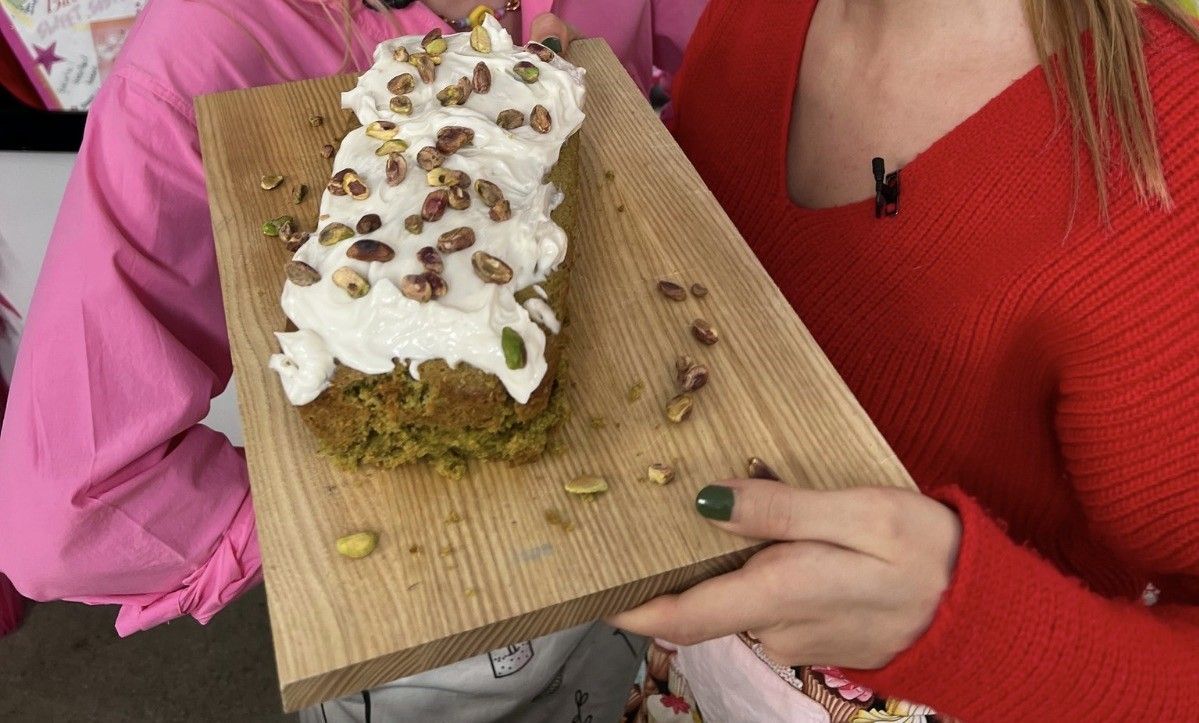 Knallgrüner Pistazienkuchen