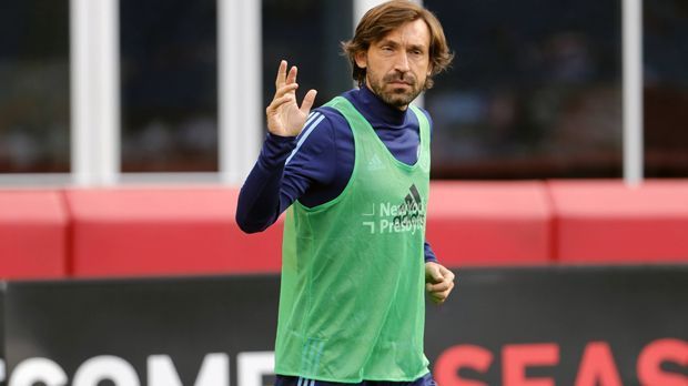 
                <strong>Andrea Pirlo (New York City FC)</strong><br>
                Etwas früher als Kaka verabschiedete sich dessen früherer Weggefährte Andrea Pirlo vom Profi-Geschäft. Der Ex-Star von Milan und Juventus Turin ließ seine extrem erfolgreiche Karriere zuletzt in den USA bei New York City FC ausklingen. Für den Weltmeister und zweimaligen Champions-League-Sieger endete die Karriere mit einem 2:0-Sieg seines Teams gegen Columbus Crew. Insgesamt konnte der 38-Jährige in seiner letzten Saison aufgrund anhaltender Knieprobleme ohnehin nur 16 Spiele bestreiten. Mit einem langen Statement verabschiedete sich der Mittelfeld-Stratege von seinen Fans. "Meine Reise als Fußballer ist zu Ende […] Ihr werdet immer an meiner Seite und in meinem Herzen sein", hieß es darin unter anderem. 
              