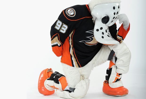 
                <strong>Maskottchen Anaheim Ducks (NHL)</strong><br>
                Und zum Abschluss noch einmal ein Maskottchen. Das der Anaheim Ducks. Auch Enten sind vom Tebowing begeistert.
              