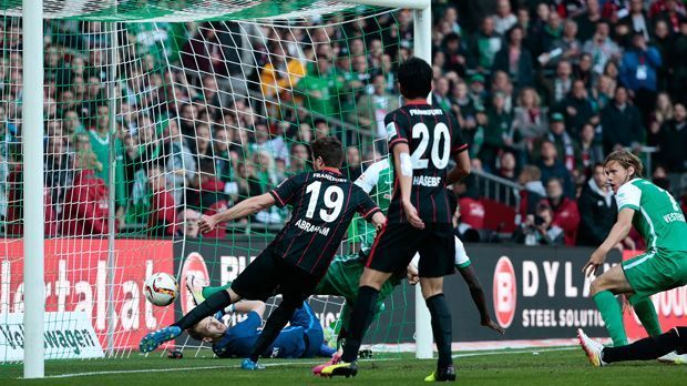 
                <strong>Papy Djilobodji</strong><br>
                Papy Djilobodji: Die Leihgabe des FC Chelsea traf in die Herzen aller SGE-Fans. In der 88. Spielminute brachte der Senegalese die Werderaner in Führung. Das 1:0 reicht für einen Nichtabstiegplatz. Eintracht Frankfurt muss in die Relegation gegen den 1. FC Nürnberg. 
              