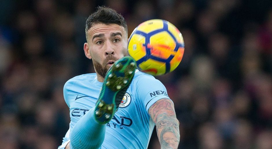 
                <strong>Abwehr: Nicolas Otamendi (Manchester City)</strong><br>
                Der Argentinier hat sich seinen Stammplatz in der Innenverteidigung beim Meister gesichert und dem langjährigen Kapitän Vincent Kompany den Rang abgelaufen. In 32 Partien trifft er viermal. Mit bereits acht gelben Karten verschafft er sich Respekt bei den gegnerischen Stürmern.
              