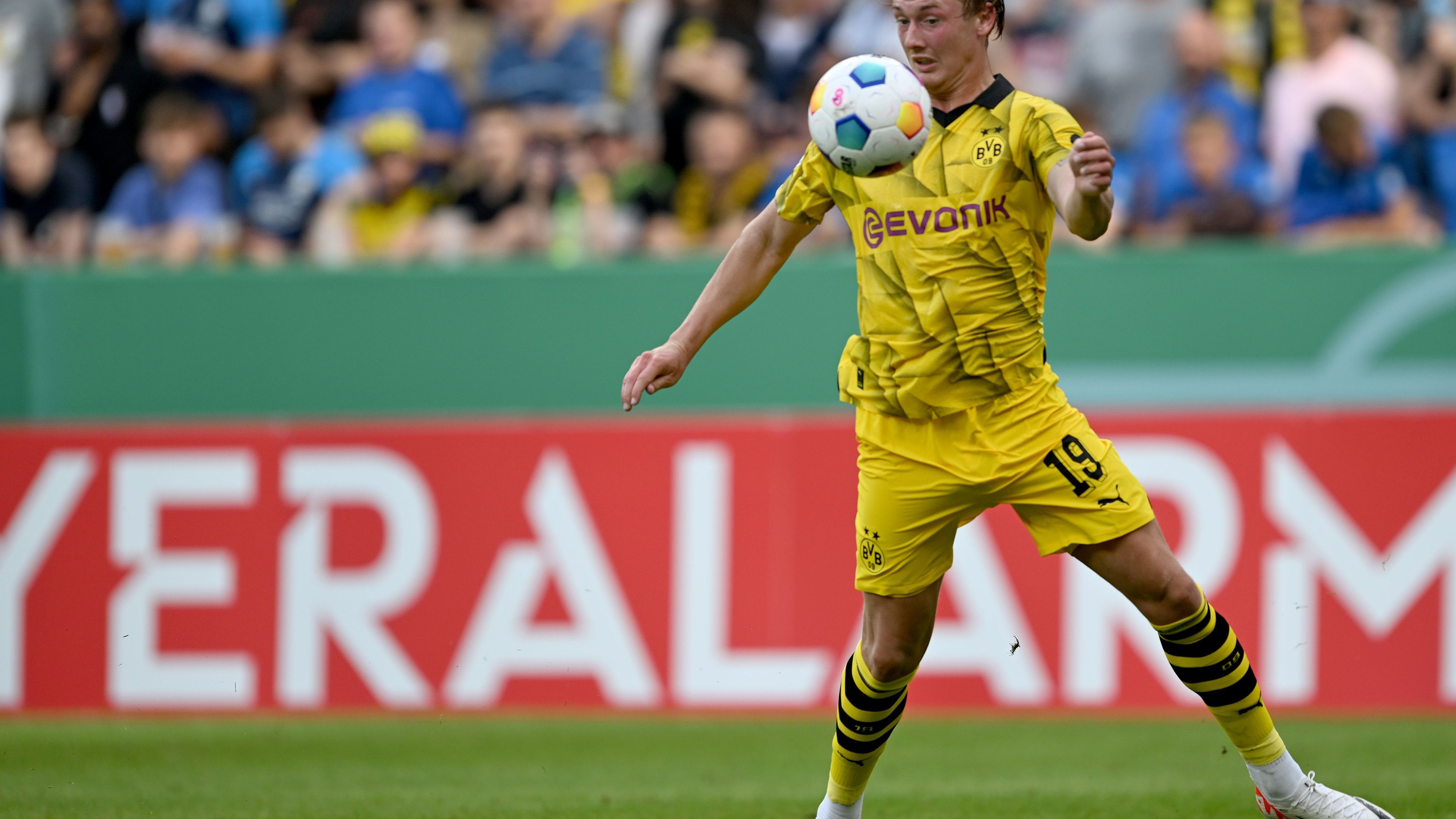 <strong>Julian Brandt (Mittelfeld)</strong> <br>Verein: Borussia Dortmund