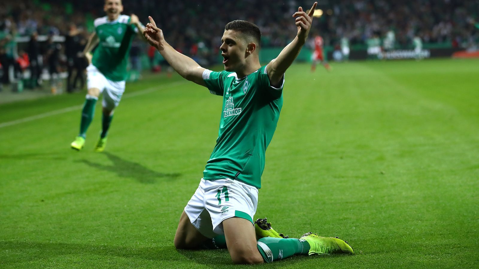 
                <strong>Milot Rashica (Werder Bremen)</strong><br>
                Auf seinen Speed setzen die Bremer in fast jeden Angriff. Das macht sich binnen einer Minuten zweimal bezahlt: Erst legt der Kosovare das 1:2 von Osako auf, dann narrt er Hummels und überwindet Ulreich zum 2:2. So kommt kurzzeitig die Hoffnung auf. ran-Note: 1
              