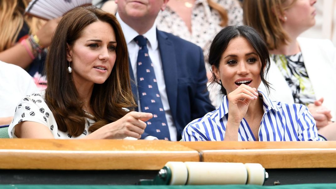 Das Verhältnis zwischen Prinzessin Kate (l.) und Herzogin Meghan ist seit Jahren angespannt. Doch was sind die Gründe dafür?