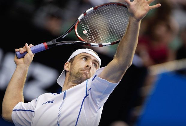 
                <strong>Benjamin Becker </strong><br>
                Der 33-Jährige (ATP 41) ist nach fast drei Jahren zurück im deutschen Team. Bei den Australien Open erreichte Becker die dritte Runde und konnte auf dem Weg dorthin Lokalmatador Lleyton Hewitt ausschalten. 
              