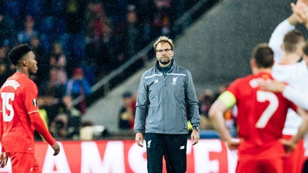 
                <strong>Liverpool gegen Sevilla</strong><br>
                Doch mit dem heiß ersehnten Titel wurde es dann doch nichts. Klopps Mannschaft erreicht zwar das Finale, verliert dort aber gegen die Europa-League-Spezialisten vom FC Sevilla mit 1:3. Es war übrigens die zweite Titelchance, die Klopp mit dem FC Liverpool vergeigte.
              