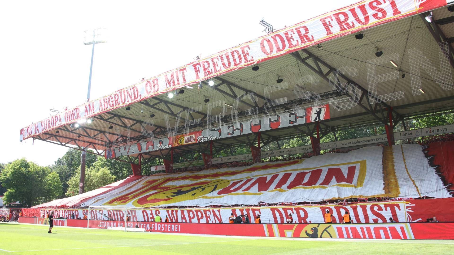 
                <strong>15. Platz (geteilt): Stadion an der Alten Försterei (Union Berlin; 4 Punkte)</strong><br>
                Im Vergleich zu 2019 hat das vegane Essensangebot im Köpenicker Kultstadion sogar abgenommen. Sowohl der gedeckte Apfelkuchen als auch der Möhrenkuchen wurden gestrichen, immerhin gab es gefülltes Fladenbrot mit Tofu sowie veganes Pesto.
              