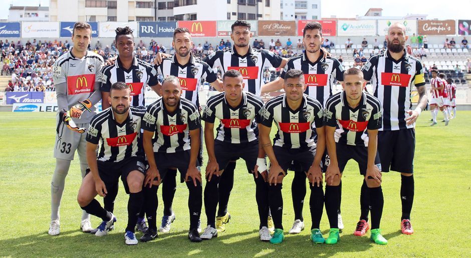 
                <strong>Portugal: Portimonense</strong><br>
                Auch in Portugal stehen beide Aufsteiger fest. Mit 74 Punkten aus 39 Spielen führt Portimonense an der Tabellenspitze die zweite Liga an. Zuletzt spielt das Team 2010/2011 erstklassig. Portimonense steigt auf, obwohl das Team in der Winterpause wichtige Spieler abgeben muss: Amilton und Lumor (beide 1860 München). 
              