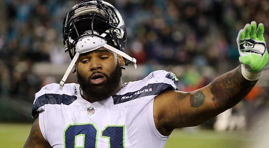 
                <strong>Seattle Seahawks: Sheldon Richardson (Defensive Tackle)</strong><br>
                Jahresgehalt 2017 (laut Spotrac): 8,07 Millionen US-Dollar, fünf Jahre in der NFLNach seinem Wechsel von den New York Jets zu den "Hawks" fand sich der Defensive Rookie of the Year 2013 schnell im neuen System zurecht und war eine der wenigen positiven Erscheinungen in einer enttäuschenden Saison. Auch angesichts der in die Jahre kommenden "Legion of Boom" sollte eine aufstrebende D-Line das Ziel in Seattle sein. Richardsons Verbleib müsste den Verantwortlichen aber rund 14 Millionen US-Dollar wert sein.
              