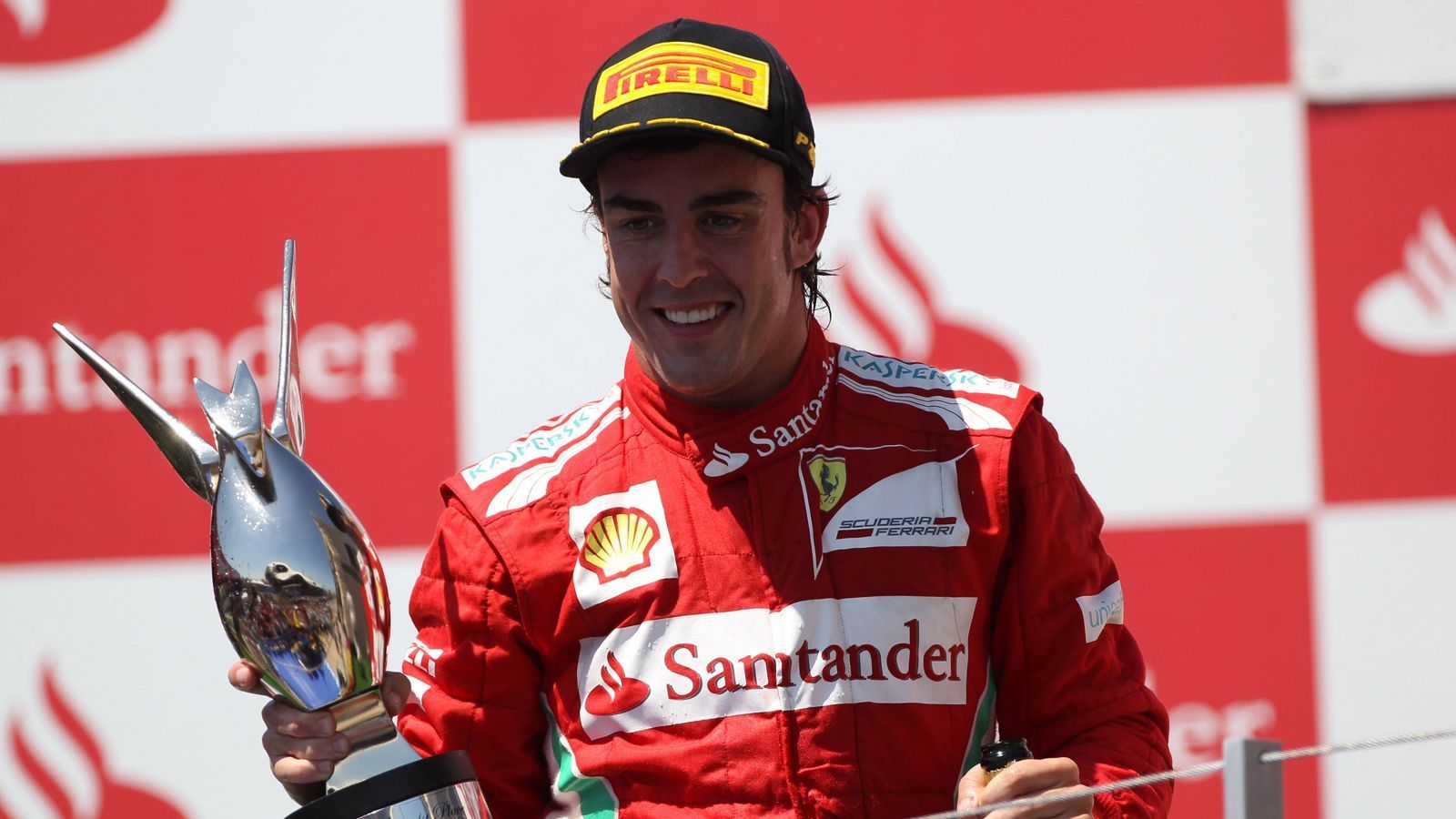 
                <strong>Formel 1: Fernando Alonsos spektakuläre Karriere</strong><br>
                2012 gewinnt Alonso in Valencia vor heimischem Publikum den Großen Preis von Europa, sein erster Sieg vor den eigenen Fans. Den Spanien-GP gewinnt er erstmals 2013. Es soll sein bis heute letzter Sieg in der Formel 1 sein.
              