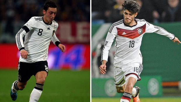 
                <strong>Zentrales Mittelfeld</strong><br>
                Zentrales Mittelfeld: Mesut Özil und Mahmoud Dahoud - 2009 ist Mesut Özil der Top-Vorbereiter des Turniers und der Lenker der deutschen U21-Mannschaft. Auch Mahmoud Dahoud soll langsam an diese Rolle herangeführt werden. Bei den Spielen gegen die Färör Inseln und Russland erhält er erstmals eine Einladung zur U21.
              