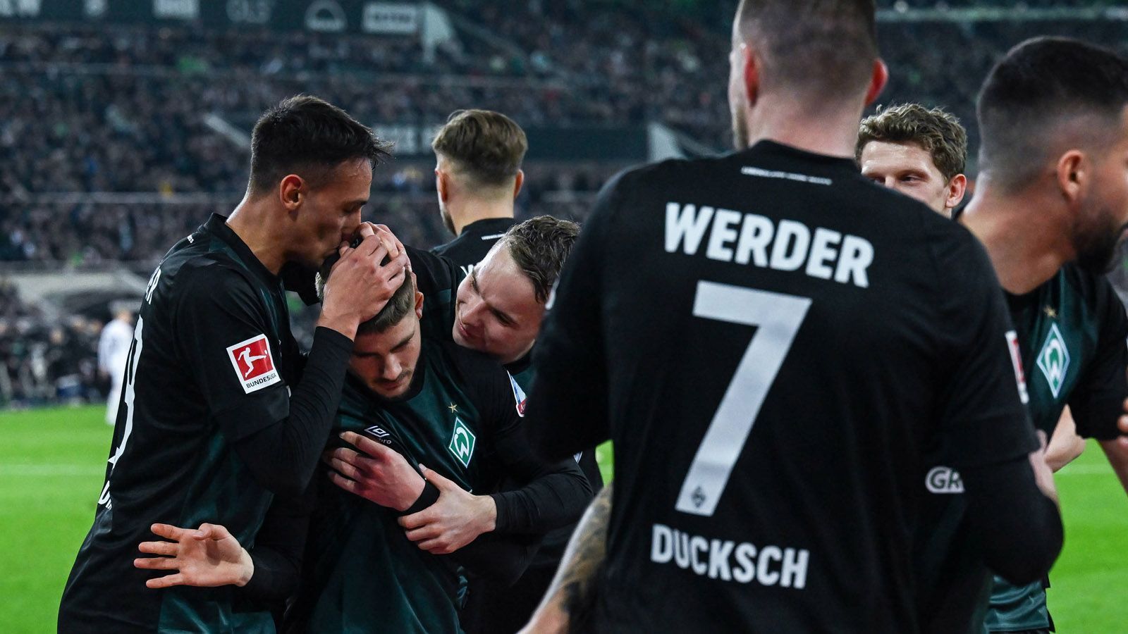 
                <strong>15. Platz: Werder Bremen</strong><br>
                TV Einnahmen Saison 2023/24: 41,5 Millionen Euro. Das sind 4,7 Millionen Euro mehr als 22/23.
              