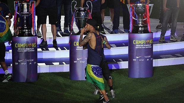 
                <strong>Fünf Titel mit Barca</strong><br>
                Mit den Katalanen holte Neymar in den vergangen zwei Jahren fünf Titel: neben Meisterschaft, Champions League und Copa del Rey holt Barca mit dem Brasilianer auch noch den den europäischen und spanischen Super Cup. 
              