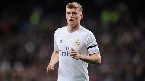 
                <strong>Toni Kroos (Real Madrid)</strong><br>
                Kroos verlieht dem Spiel von Real Madrid viel Ruhe und Sicherheit. Der Dauerbrenner absolvierte 55 Spiele, gab 15 Assists und ist aus der ersten Elf der "Königlichen" nicht mehr wegzudenken.
              