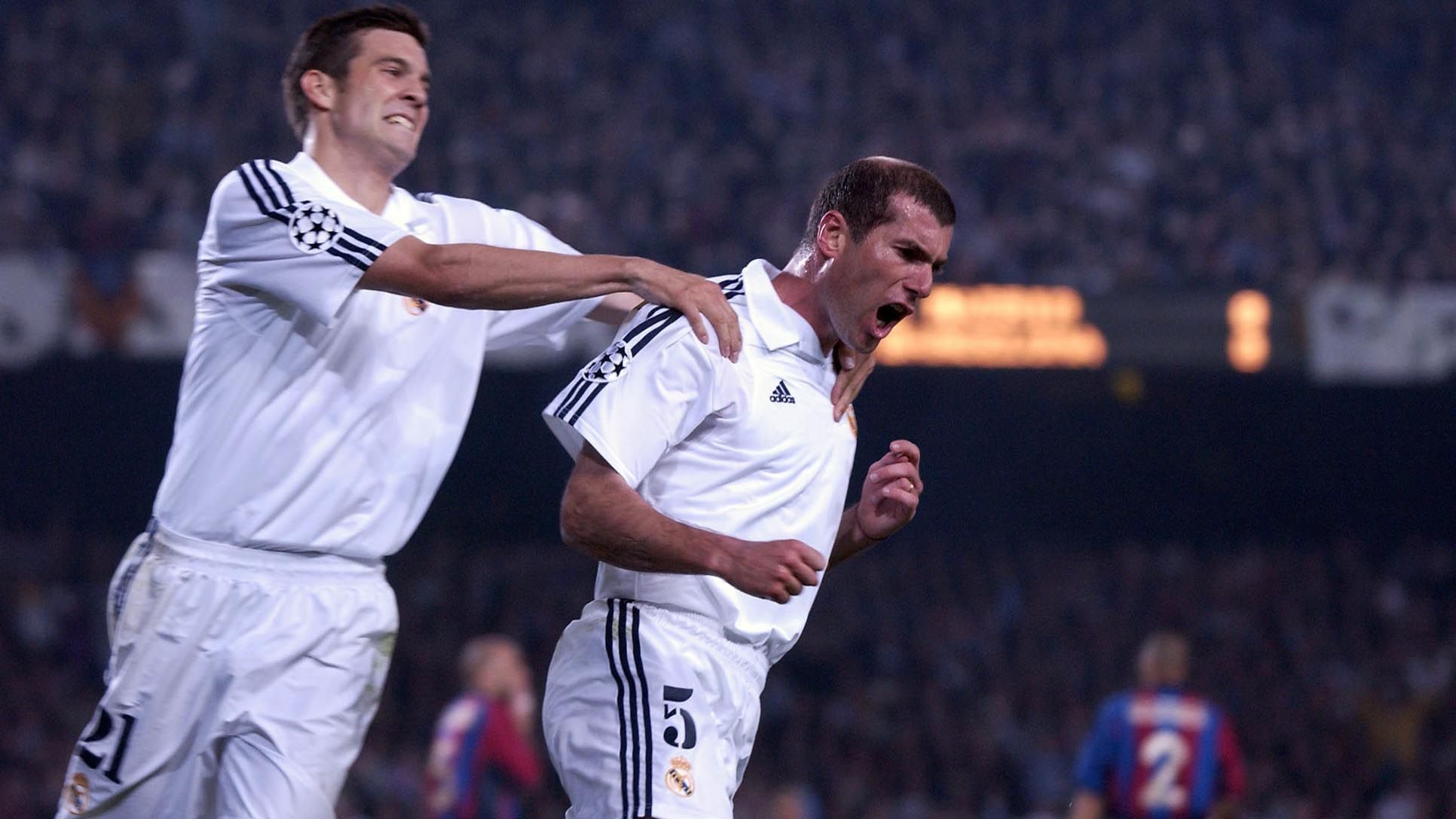 
                <strong>2003: Zinedine Zidane </strong><br>
                &#x2022; Nationalität: Frankreich <br>&#x2022; damaliger Verein: Real Madrid <br>
              