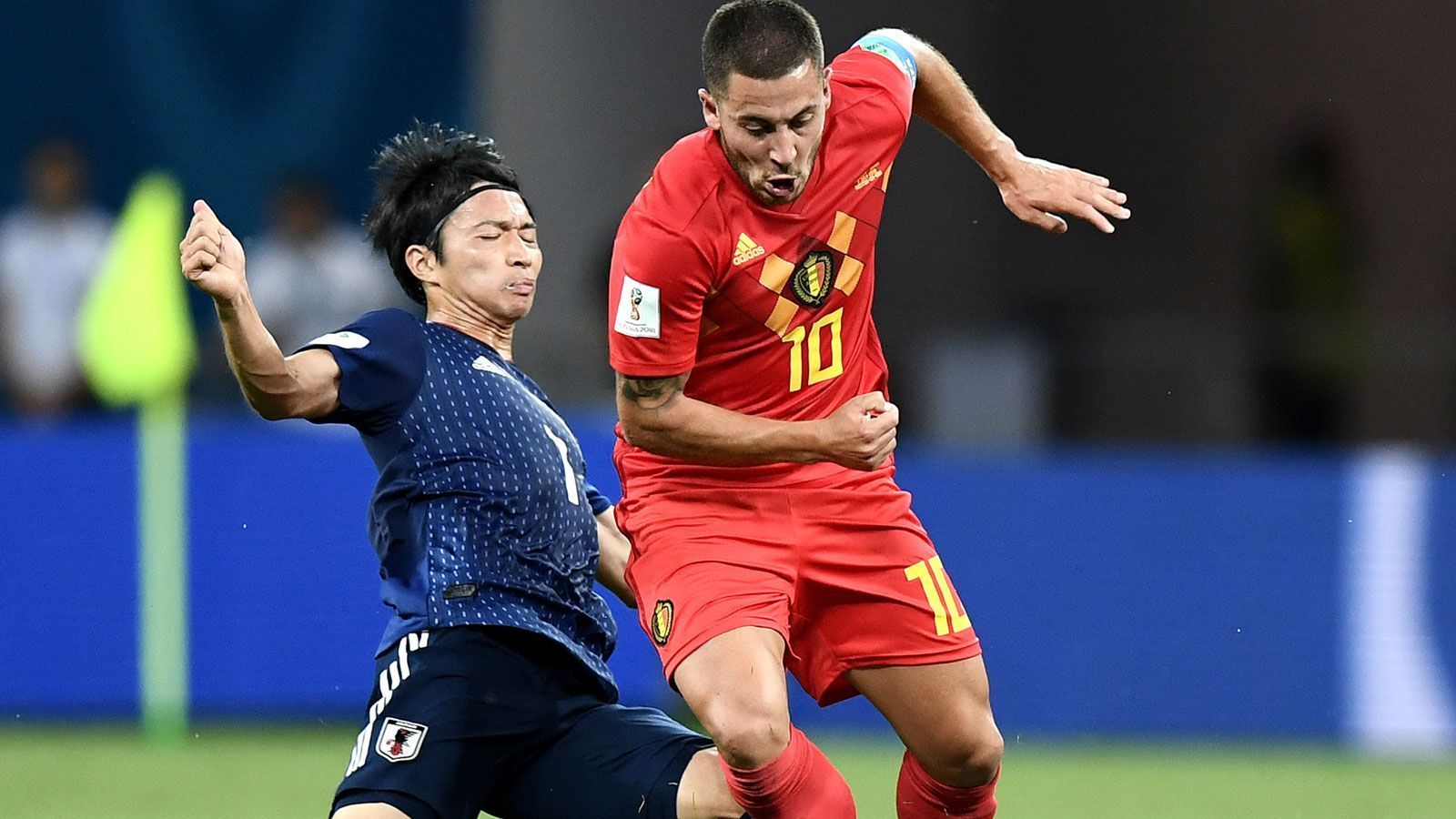 
                <strong>Linker Mittelfeldspieler: Eden Hazard (27, Belgien)</strong><br>
                sechs Einsätze (fünf Mal über die volle Distanz, im zweiten Gruppenspiel ausgewechselt, im dritten Gruppenspiel nicht eingesetzt/518 Minuten)drei Tore, zwei Assists82 Prozent Passquote (219 von 267)insgesamt 92 Länderspiele und 25 Torespielt beim FC Chelsea
              