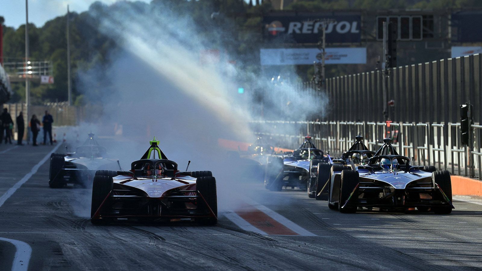 
                <strong>Beschleunigung (Formel E)</strong><br>
                Der neue Gen3-Bolide beschleunigt in 2,8 Sekunden von 0 auf 100 km/h.
              