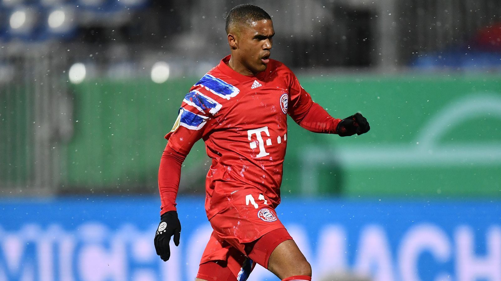 
                <strong>Douglas Costa</strong><br>
                Nicht so Douglas Costa. Der 30-jährige Brasilianer, der für die laufende Saison von Juventus Turin ausgeliehen ist, wird nach Italien zurückkehren, wie mehrere Medien übereinstimmend berichten. Eine Kaufoption für Costa besitzen die Bayern ohnehin nicht.
              