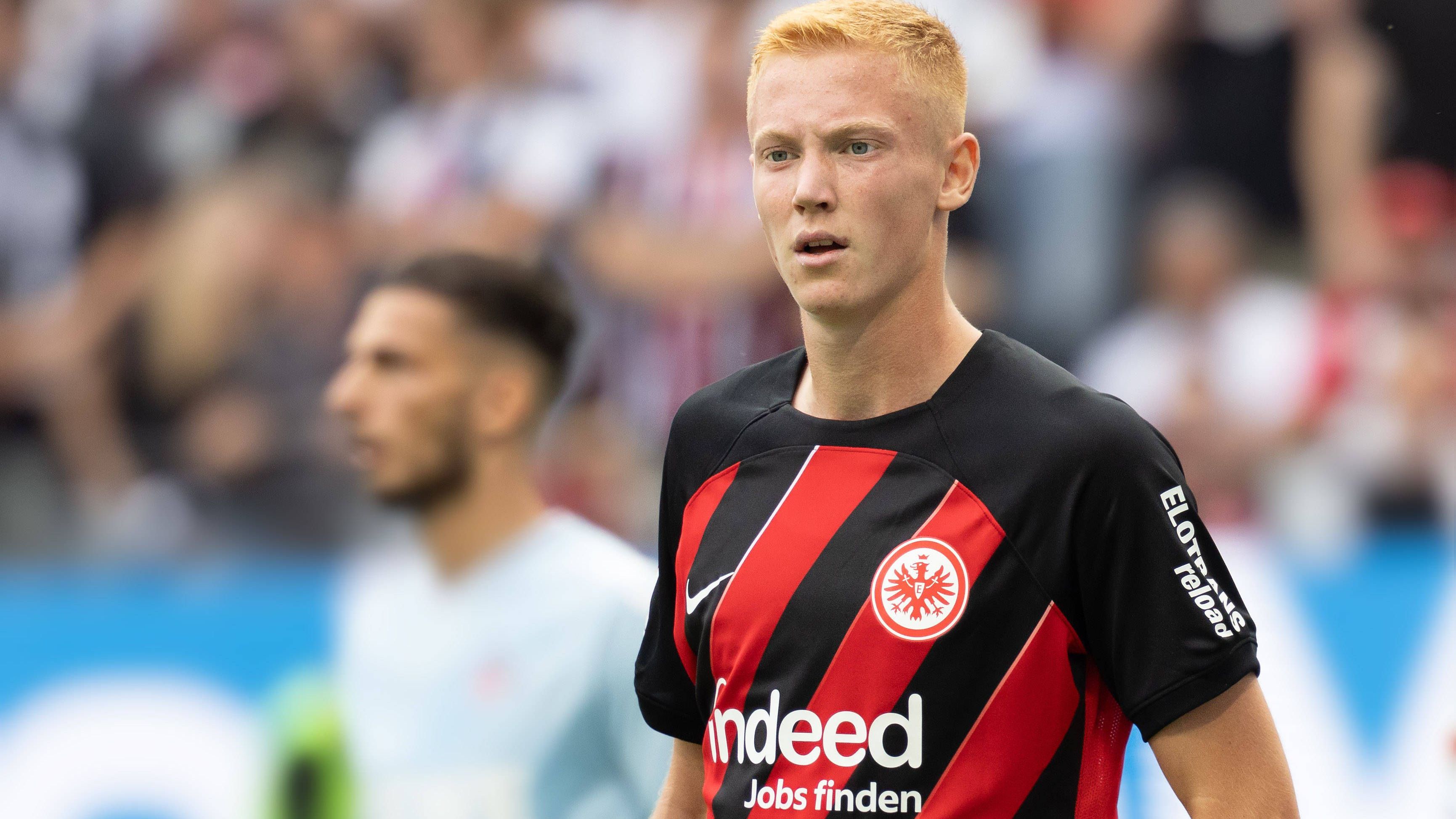 <strong>Platz 5: Hugo Larsson (Eintracht Frankfurt)</strong><br><strong>Alter beim Debüt:</strong> 19 Jahre, zwei Monate, sieben Tage<br><strong>Begegnung:</strong> Eintracht Frankfurt - 1. FC Köln 1:1 (3. September 2023)