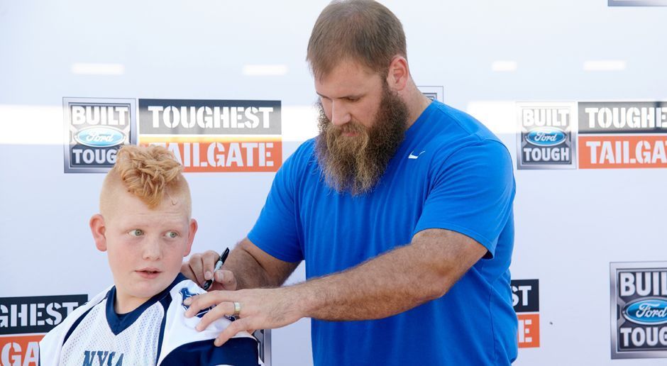 
                <strong>Travis Frederick</strong><br>
                Center, Dallas Cowboys: 1065 Snaps
              