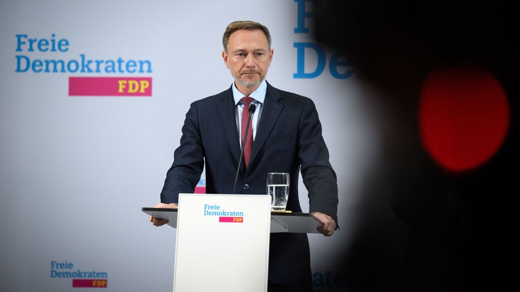 Christian Lindner hat auf die Austrittsforderungen seiner Parteibasis reagiert.