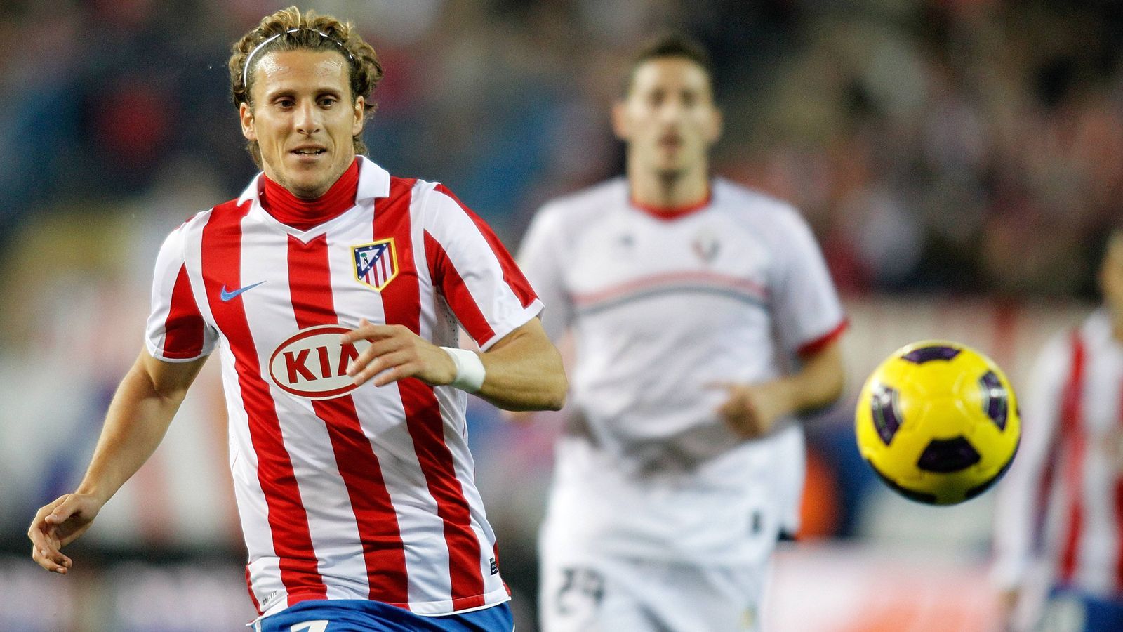<strong>Uruguay: Diego Forlan</strong><br>Erfolge: 1x Europa-League-Sieger,&nbsp;1x englischer Meister, 1x englischer Pokalsieger, <br>Nationalmannschaftserfolge: 112 Länderspiele, 36 Tore