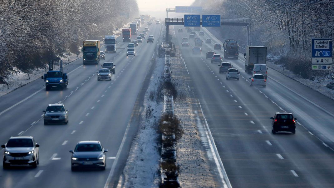 Kälte und Glätte auf der A4.