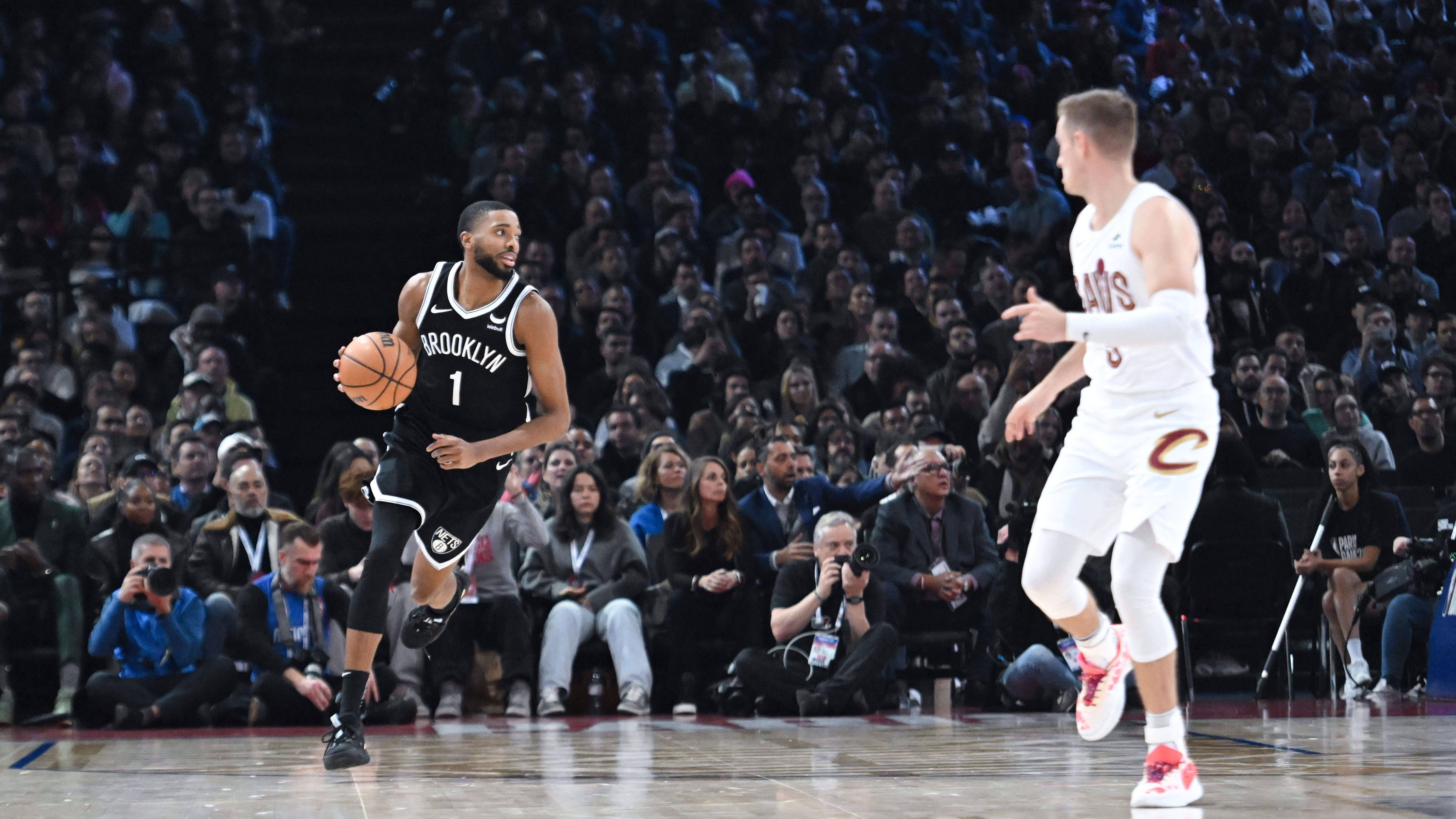 <strong>Mikal Bridges (Brooklyn Nets)</strong>&nbsp;<br>Nach der starken letzten Saison sind die Leistungen von Bridges in dieser Saison weit unter den Erwartungen. Er alleine kann das Team nicht tragen, ein zweiter Star-Spieler fehlt. Deshalb könnte vor allem Brooklyn an einem Trade interessiert sein, um sich mehr noch auf die Zukunft zu orientieren.