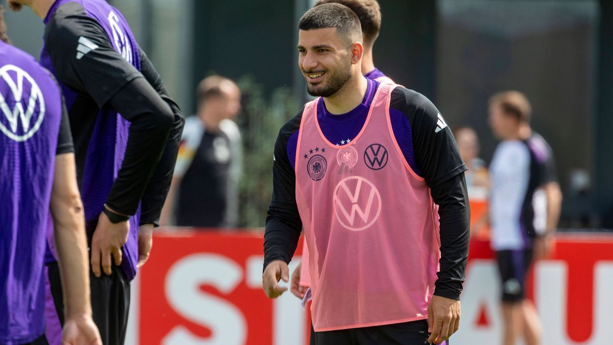 Reportage 01.06.2025 Sonntagstraining der Deutschen Männer Nationalmannschaft im Trainingslager in Herzogenaurach vor den Spielen der Final Four der Nation League Ein Lächeln am Sonntagmorgen: Deni...