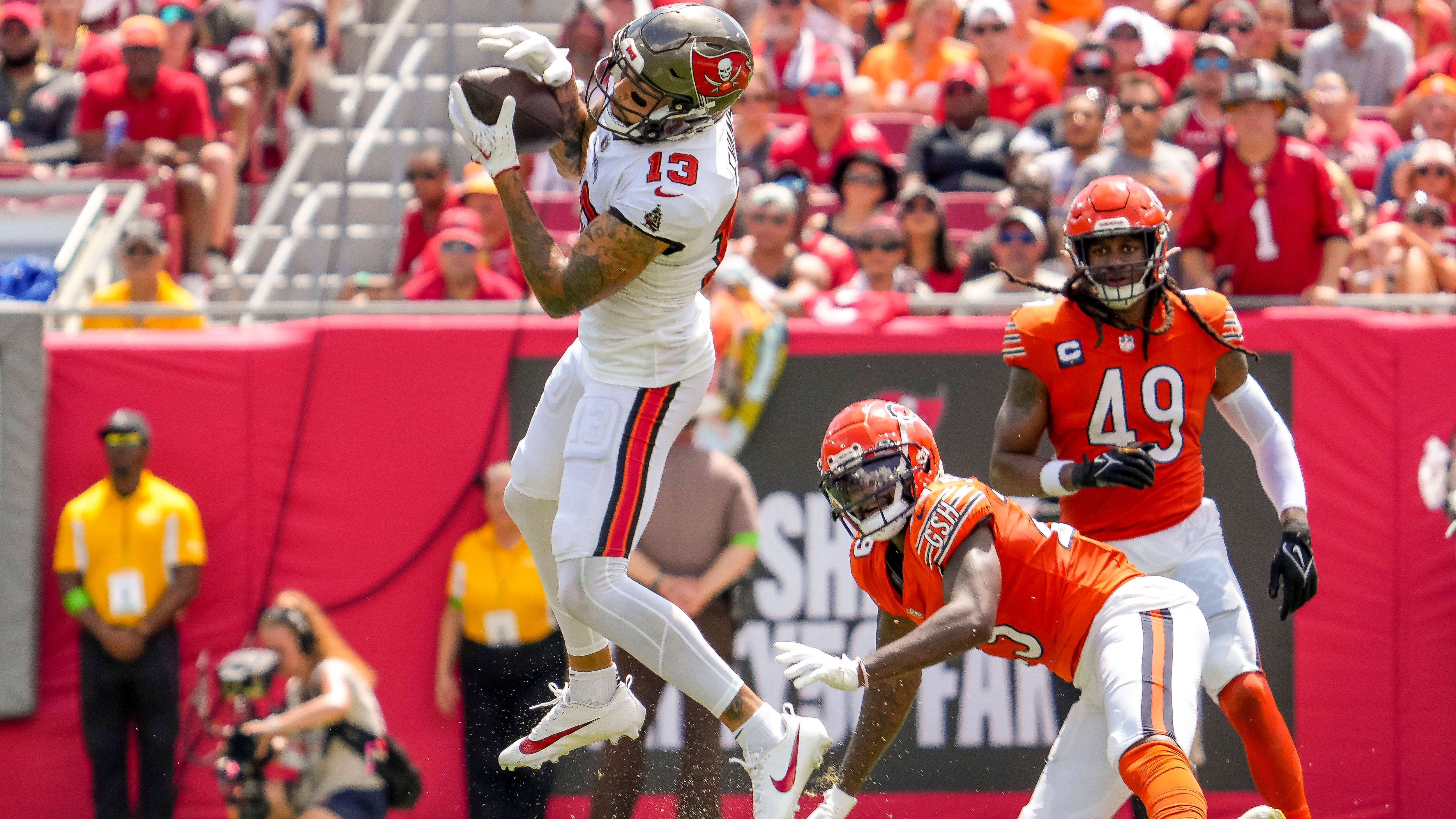 <strong>Mike Evans (Tampa Bay Buccaneers)</strong> <br>Bei den Tampa Bay Buccaneers ist Mike Evans eine absolute Franchise-Legende und liefert auch dieses Jahr wieder voll ab. Trotzdem scheiterte eine Vertragsverlängerung vor der Saison, woraufhin der Wide Receiver seinen Abschied für die kommende Spielzeit ankündigte. Bitter für den 30-Jährigen: Gegen die Saints verletzte er sich in Woche 4 am Oberschenkel, dürfte aber nicht allzu lange fehlen.&nbsp;