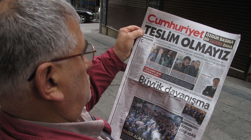Article Image Media