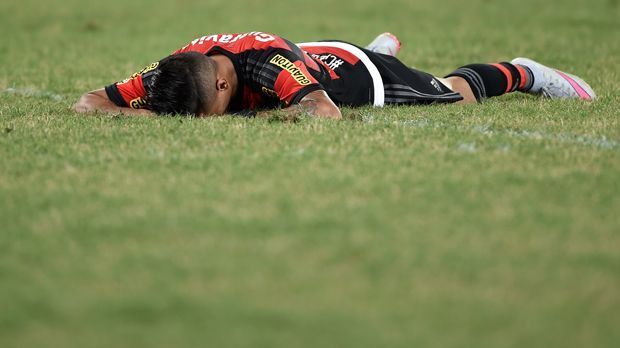 
                <strong>Die Top-Ligen Europas und ihre Tor-Graupen</strong><br>
                Eine Fußballer-Karriere ohne Tore ist an sich schon ärgerlich. Wenn man sich aber auch noch Stürmer nennt ... ran.de hat die längsten Torlos-Serien in den ersten Ligen Europas gesammelt. Erstaunlich, wie oft "Angreifer" spielen dürfen, ohne zu treffen!
              