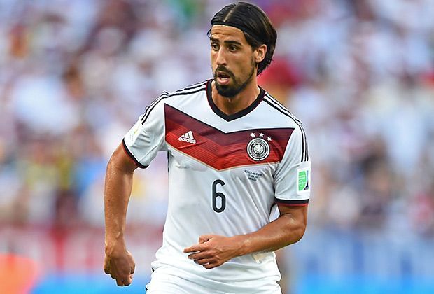 
                <strong>Sami Khedira</strong><br>
                In der 69. Minute für den verletzten Mustafi eingewechselt und gleich gut im Spiel. Großartig seine Flanke zur Doppelchance von Müller und Schürrle in der 80. Minute. Auch danach sehr präsent. Note: 2
              