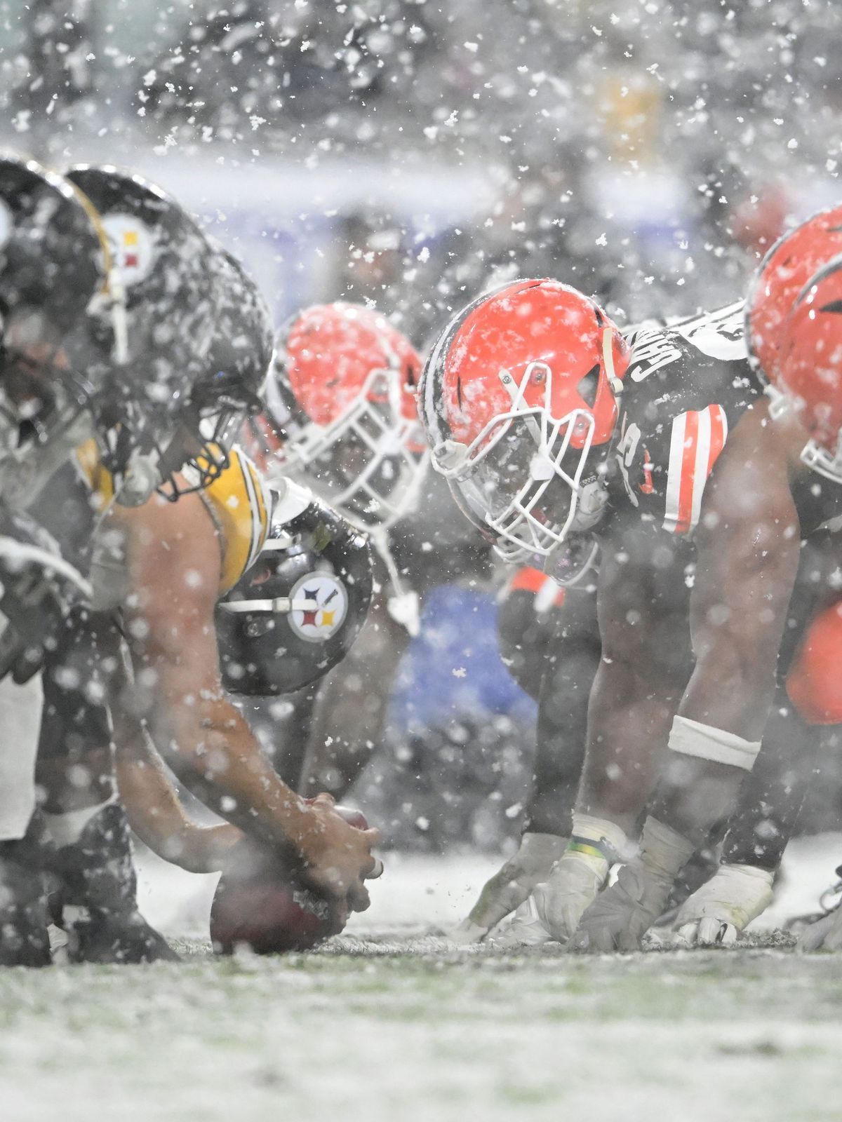 Pittsburgh Steelers v Cleveland Browns