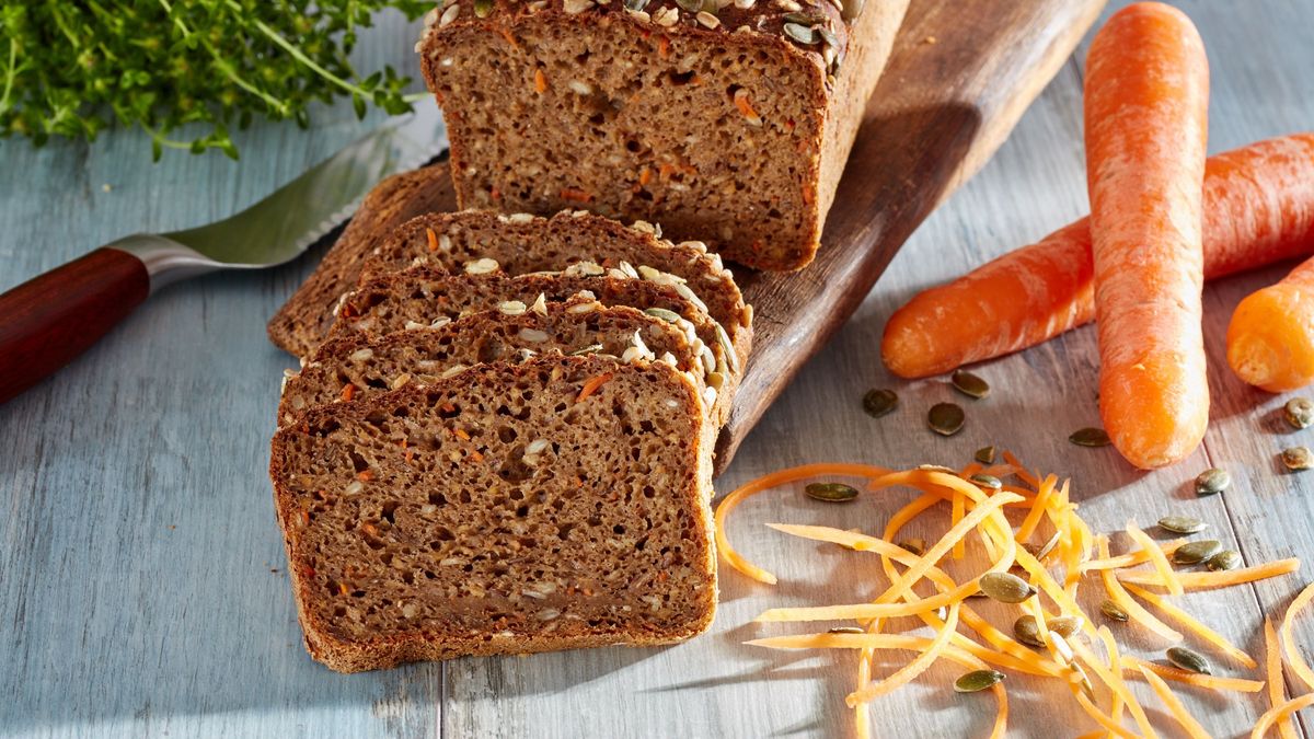 Vollkornbrot mit Karotte