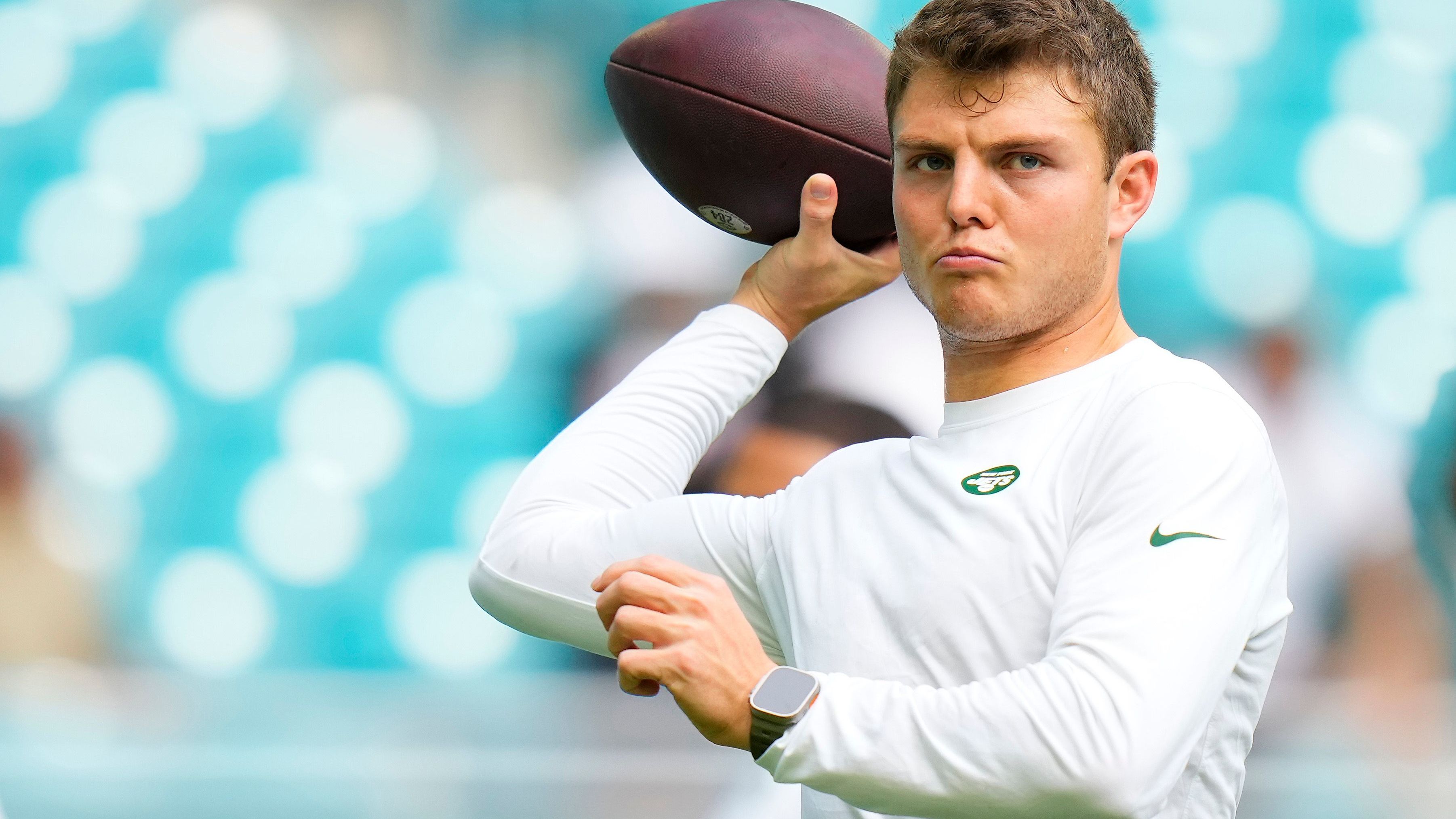 <strong>Zach Wilson (New York Jets)</strong><br>Mit großen Hoffnungen kam Zach Wilson 2021 als zweiter Overall Pick in die NFL. Den hohen Ansprüchen läuft der QB noch immer hinterher. In der vergangenen Saison verlor er sogar seinen Stammplatz.&nbsp;Wenn noch Potenzial in ihm schlummert, muss er es nächste Saison irgendwie zeigen.