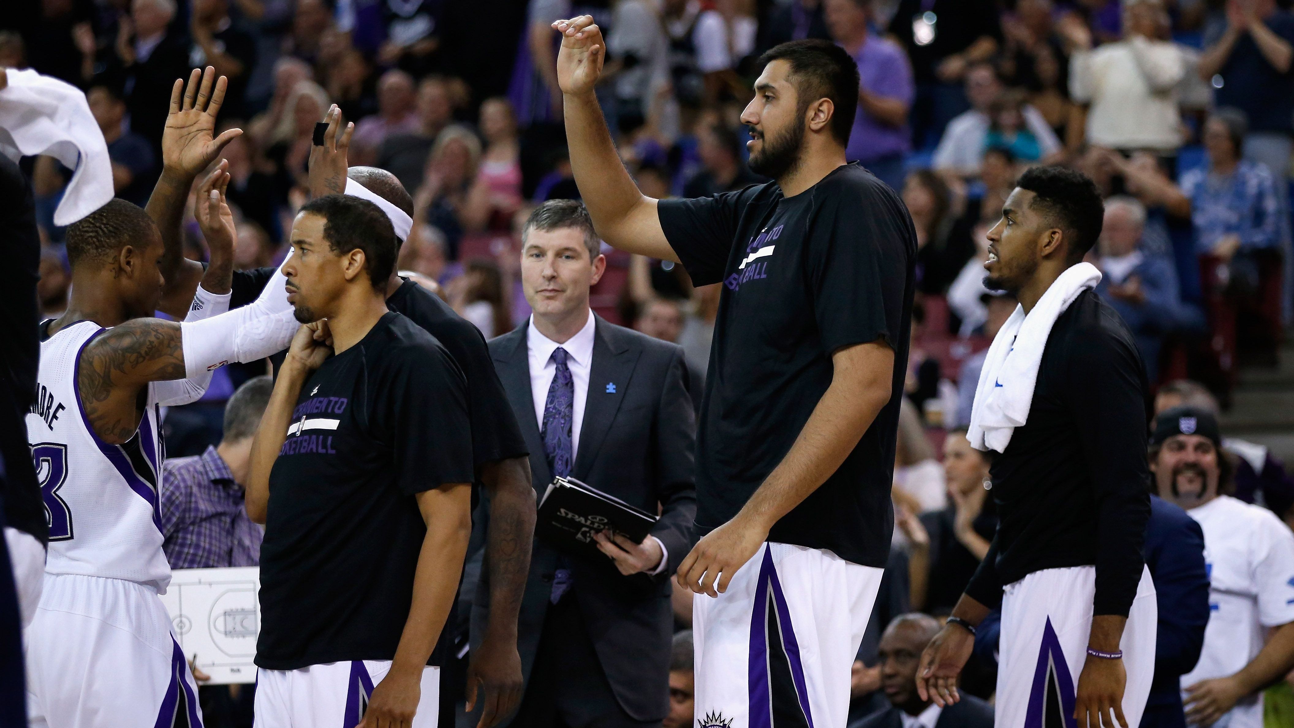 <strong>Sim Bhullar - 2,26m</strong><br><strong>Teams:</strong> Sacramento Kings<br><strong>Karriere-Stats:</strong> 0,7 Punkte, 0,3 Rebounds, 0,3 Assists<br><strong>Auszeichnungen:</strong> -<br>Spielte nur drei NBA-Partien in seiner Karriere