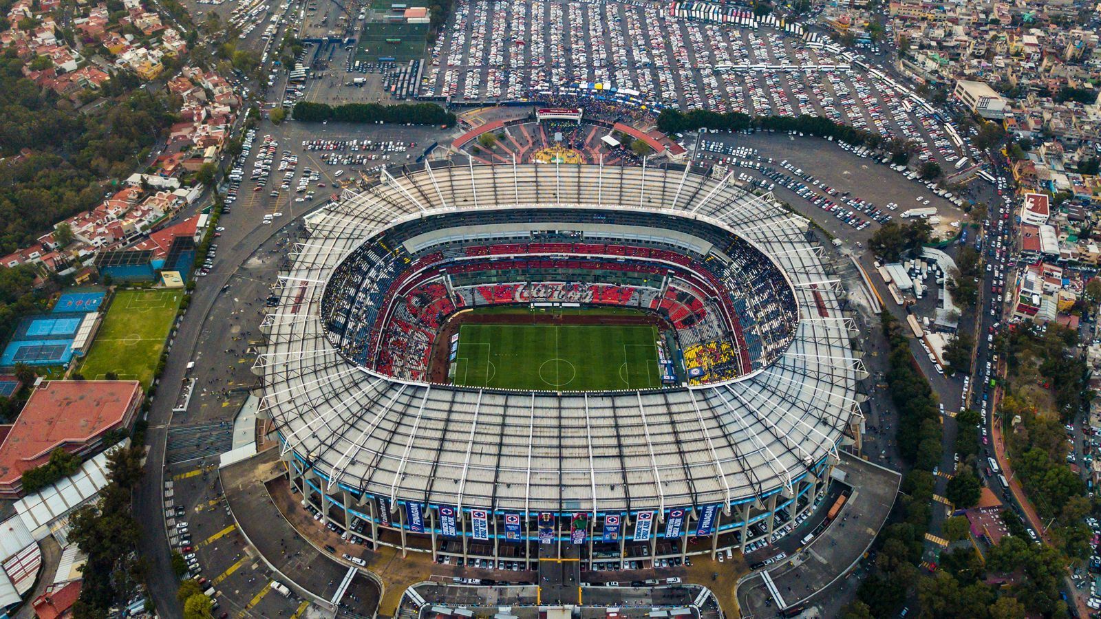 
                <strong>3. Aztekenstadion (Club America, Cruz Azul, Mexiko)</strong><br>
                Kapazität: 87.523
              