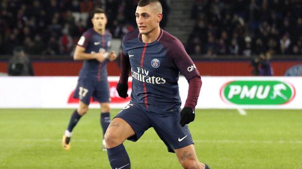 
                <strong>Marco Verratti</strong><br>
                Der Mittelfeldspieler hat vor einem Jahr seinen Vertrag bei Paris St. Germain bis 2021 verlängert, flirtete aber im Sommer mit dem FC Barcelona und dachte nach fünf Jahren Paris über eine Veränderung nach. Der 25-Jährige ist in der Zentrale vielseitig einsetzbar. Und vielleicht 2018 nochmals an einer Luftveränderung interessiert.
              