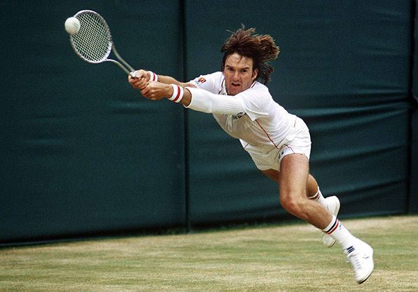 
                <strong>Jimmy Connors anno 1982</strong><br>
                Jimmy Connors behielt seine seine Weltklasseform und seine Frisur bis in die frühen 80er hinein. Seinen letzten großen Titel errang er 1983 bei den US Open gegen Ivan Lendl. 
              