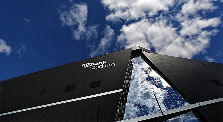 
                <strong>U.S. Bank Stadium 9</strong><br>
                Insgesamt befinden sich elf Aufzüge, 34 Rolltreppen, 979 Toiletten und 430 Essensstände im neuen U.S. Bank Stadium.
              