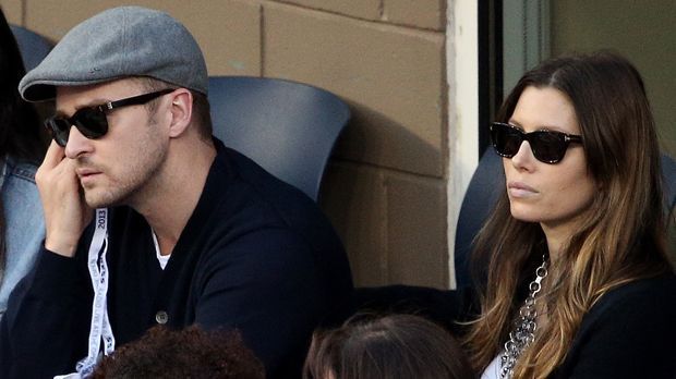 
                <strong>Jessica Biel (Denver Broncos)</strong><br>
                Jessica Biel hat beim 50. Super Bowl auch ein Team, dem sie zujubelt. Auch die Schauspielerin und Gattin von Justin Timberlake ist Anhängerin der Denver Broncos. 
              