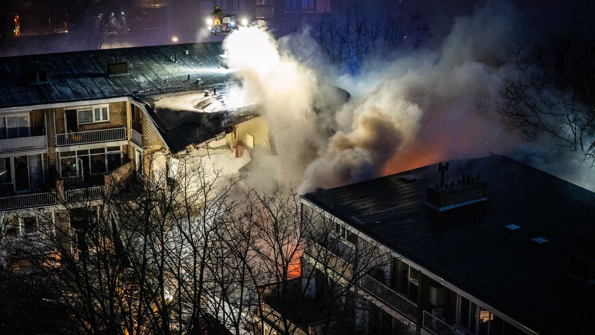 Bei der Explosion eines Wohnhauses in Den Haag werden mindestens vier Menschen verletzt.