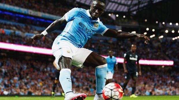 
                <strong>Rechtsverteidiger: Bacary Sagna</strong><br>
                Rechtsverteidiger: Bacary Sagna. Der 33-Jährige ist unumstrittener Stammspieler beim Tabellenvierten der Premier League. Als Rechtsverteidiger ist er gesetzt - also kein Grund für einen Wechsel. Zumal es wohl schwierig wäre, einen geeigneten Ersatz zu finden.
              