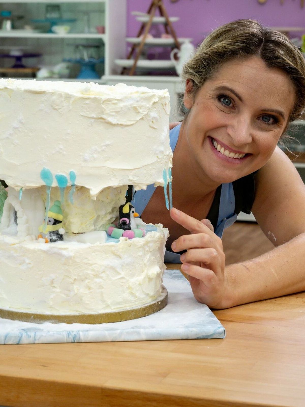 Sandras Torte "Väterchen Frost" im Halbfinale von "Das große Backen" 2024.