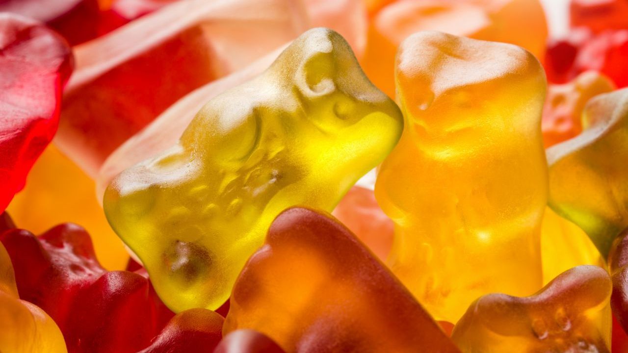 Gummitiere: Viele Fruchtgummis enthalten tierische Gelatine. Außerdem kommt Bienenwachs zum Einsatz, damit die süßen Teile schön glänzen.